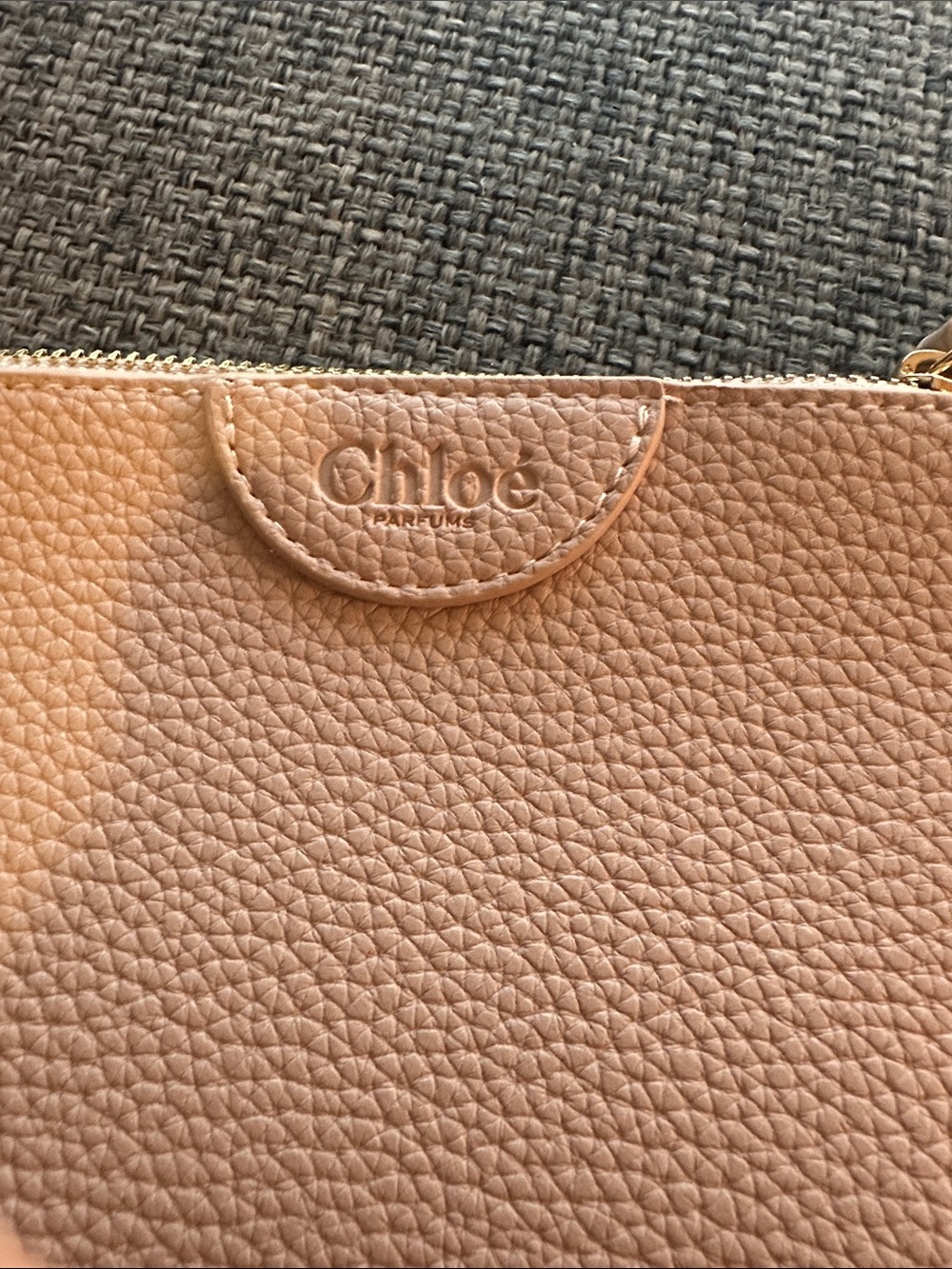 Chloe Fragrance Mauve Tan/Pink Pebbled Faux Leather Studded Zip Pouch - Picture 4 of 7